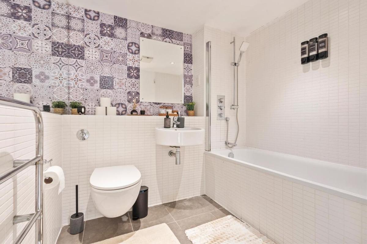 Elegant 1br Battersea Flat With Stunning River Views Appartement